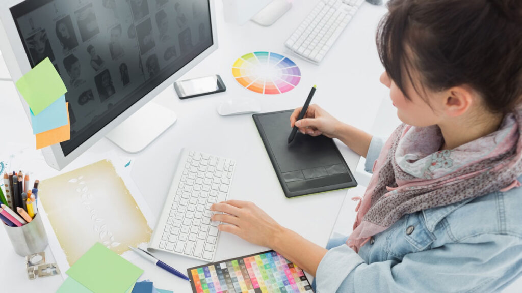 3 Tips for Hiring Professional Graphic Designers